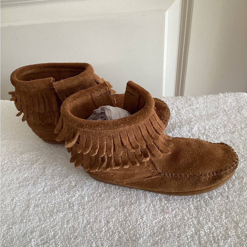 Minnetonka Kids  Brown Size 10 Moccasins Fringe Zip Booties